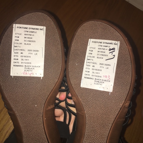 CITYCLASSIFIED BLACK LACE SANDALS - Picture 4 of 4